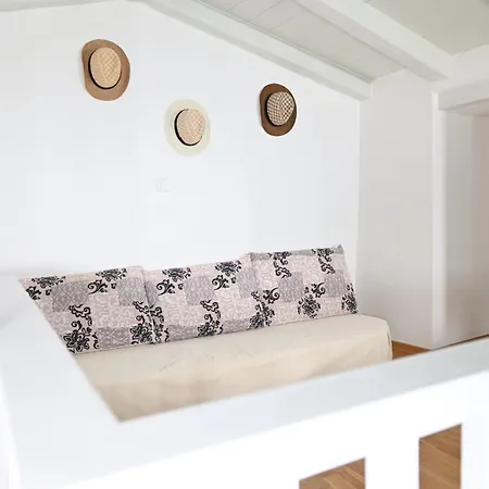 Kivotos Mani Pírgos Dhiroú