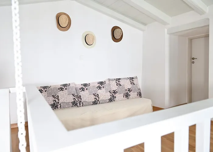 Kivotos Mani Pírgos Dhiroú