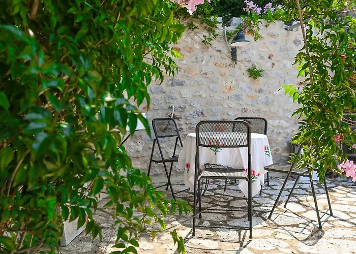 Nyaraló Kivotos Mani Pírgos Dhiroú