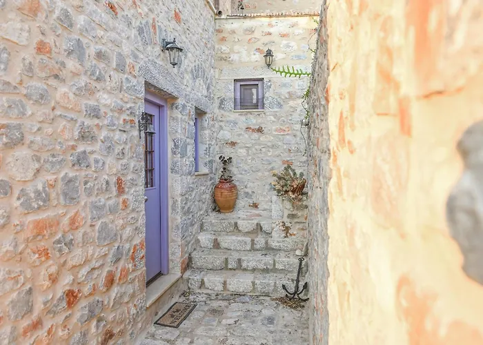 Kivotos Mani * Pírgos Dhiroú